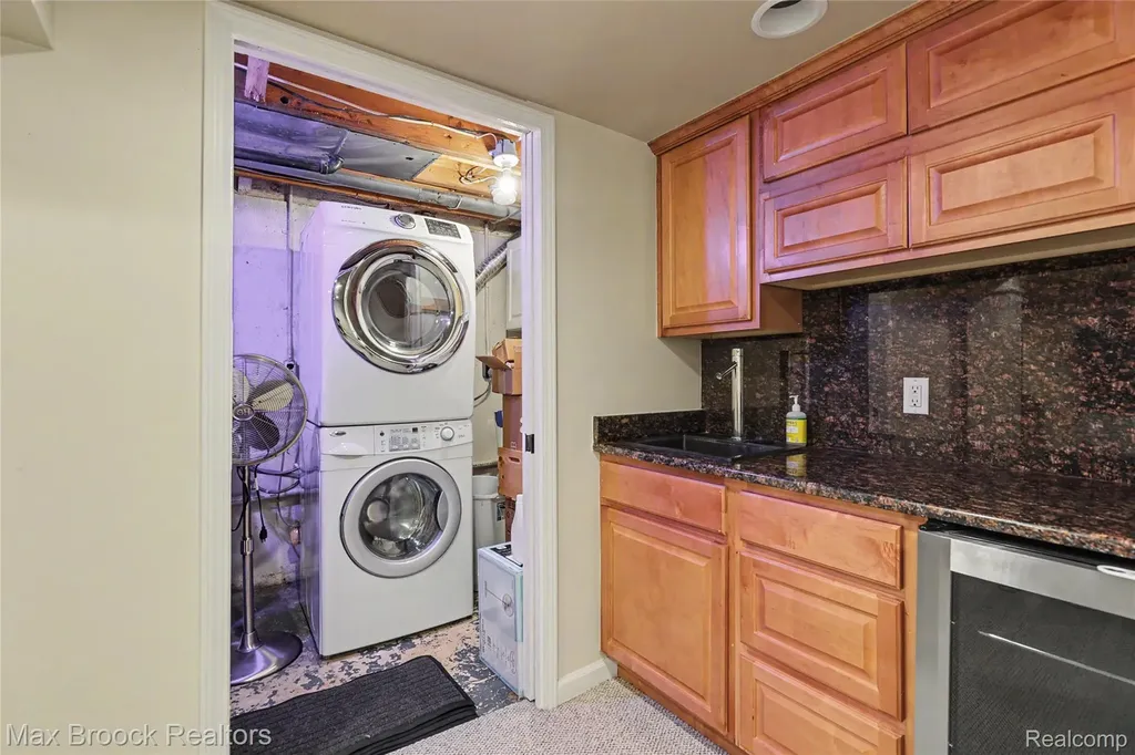 1669 Wimbledon Drive Walled Lake City MI 48390