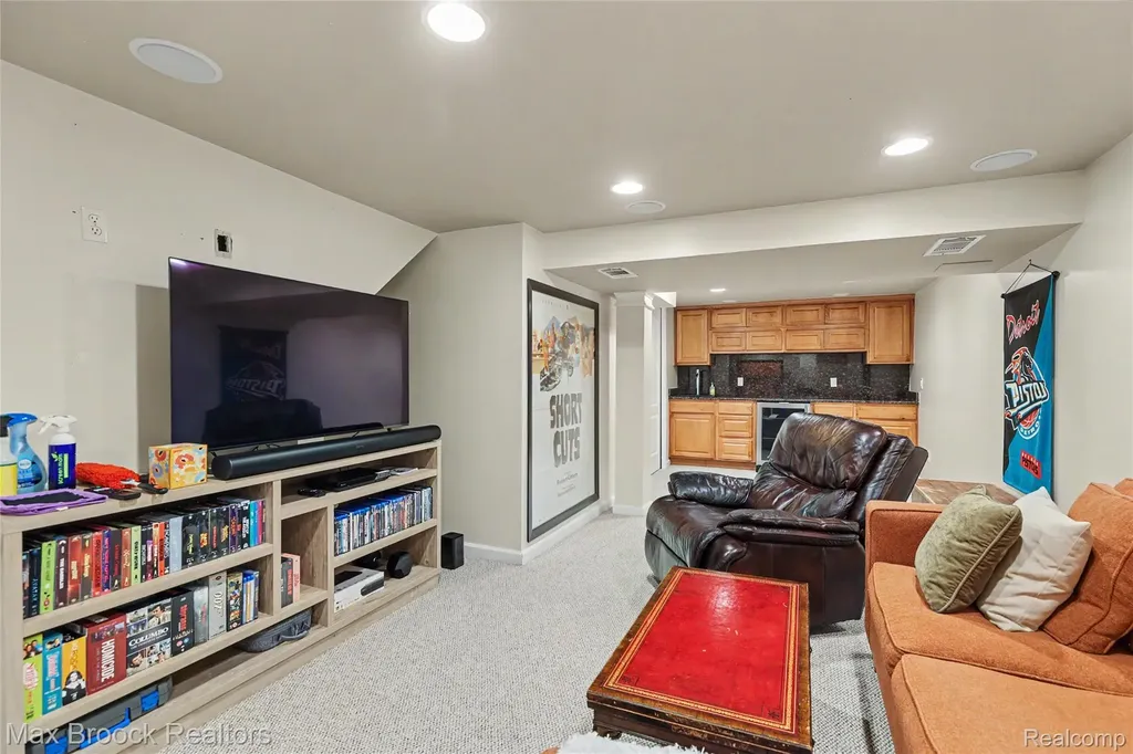 1669 Wimbledon Drive Walled Lake City MI 48390