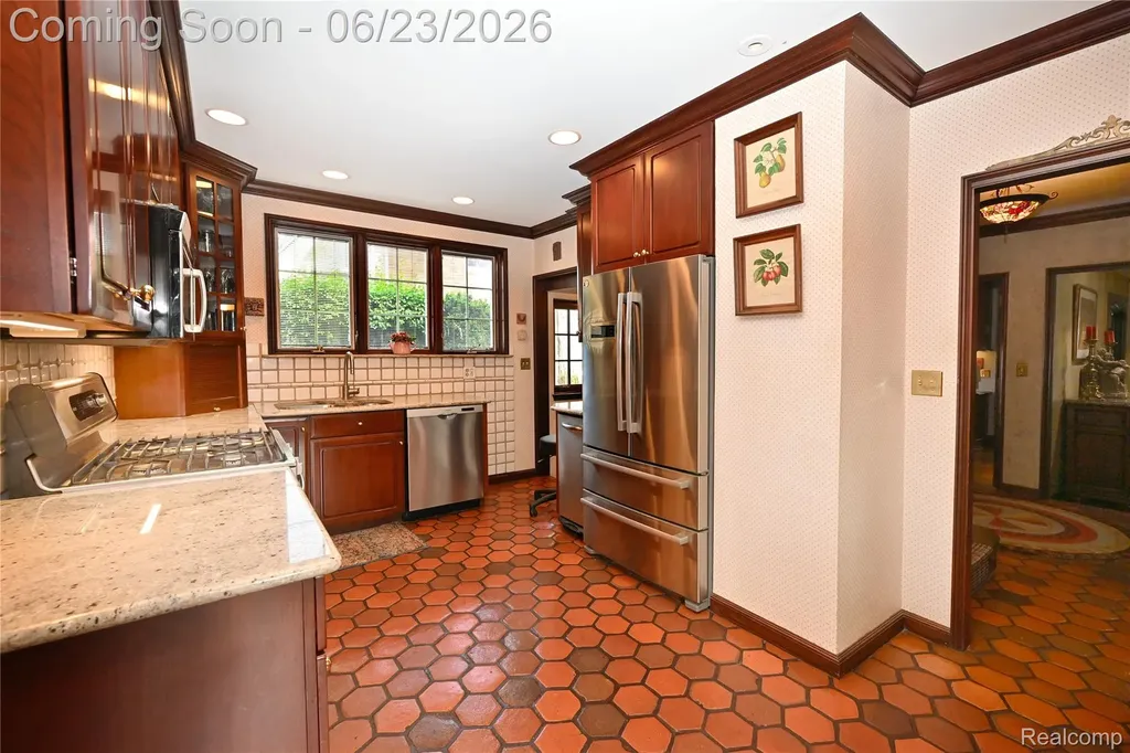 680 Wimbleton Drive Birmingham City MI 48009