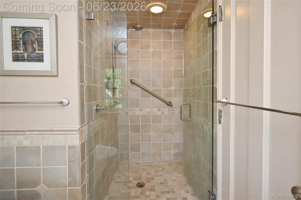 680 Wimbleton Drive Birmingham City MI 48009