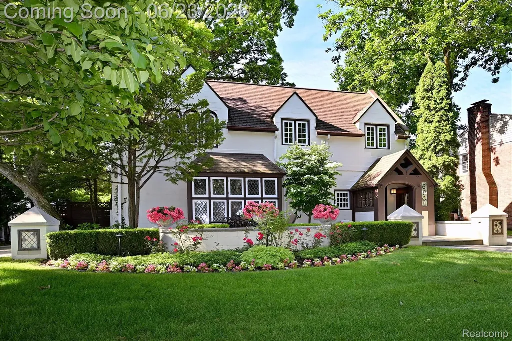 680 Wimbleton Drive Birmingham City MI 48009