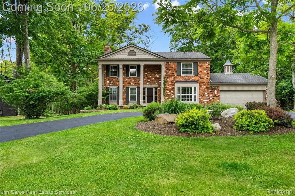 32807 Red Oaks Trail Beverly Hills Village MI 48025