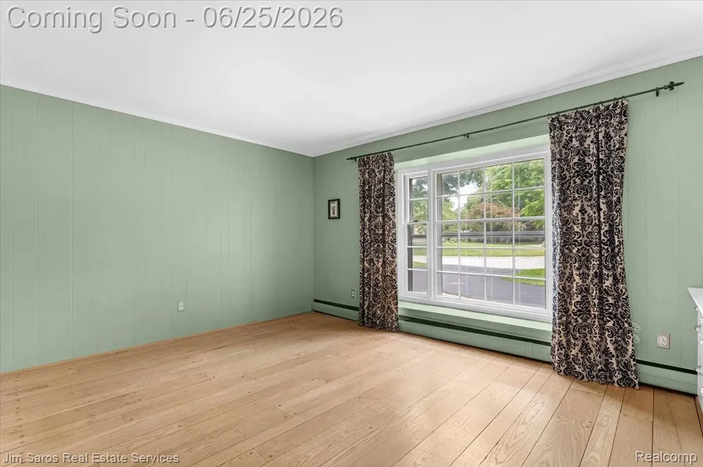 32807 Red Oaks Trail Beverly Hills Village MI 48025