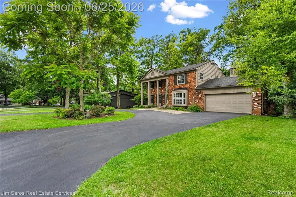 32807 Red Oaks Trail Beverly Hills Village MI 48025