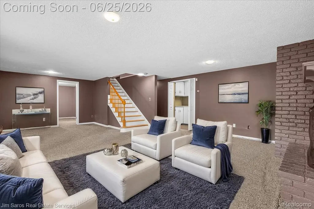 32807 Red Oaks Trail Beverly Hills Village MI 48025