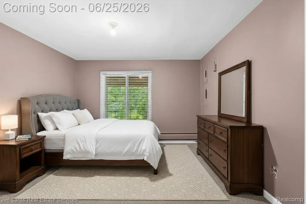 32807 Red Oaks Trail Beverly Hills Village MI 48025