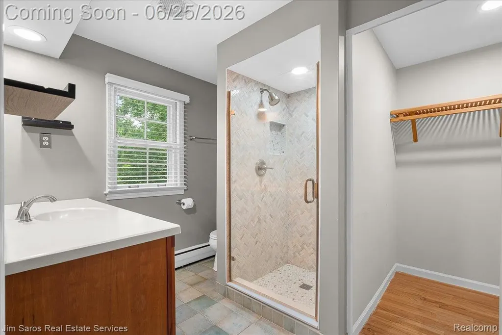 32807 Red Oaks Trail Beverly Hills Village MI 48025