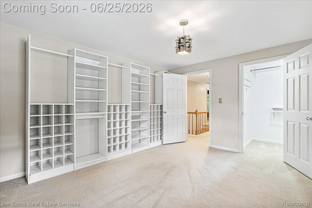 32807 Red Oaks Trail Beverly Hills Village MI 48025