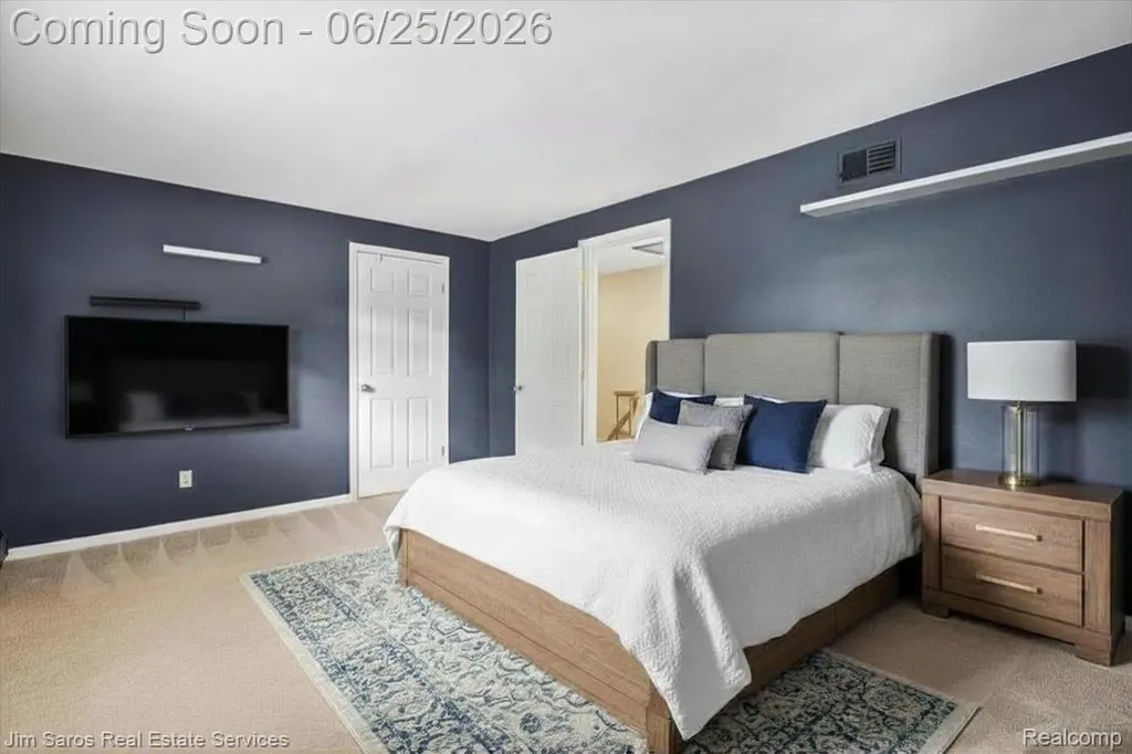 32807 Red Oaks Trail Beverly Hills Village MI 48025