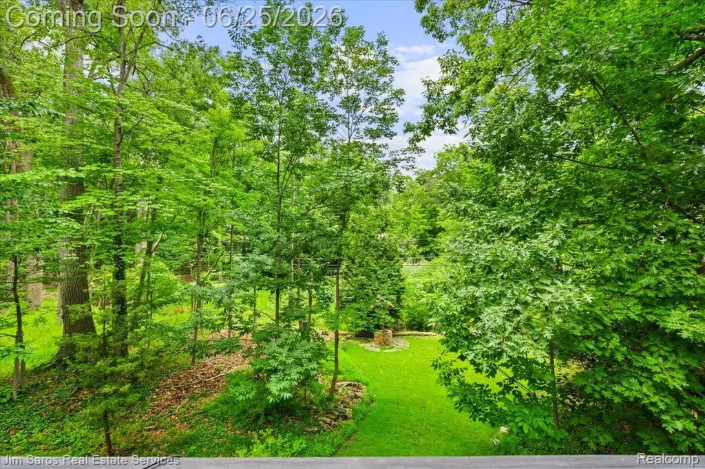 32807 Red Oaks Trail Beverly Hills Village MI 48025