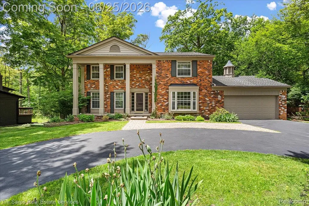 32807 Red Oaks Trail Beverly Hills Village MI 48025