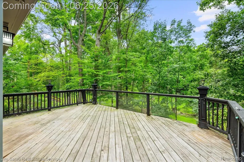 32807 Red Oaks Trail Beverly Hills Village MI 48025