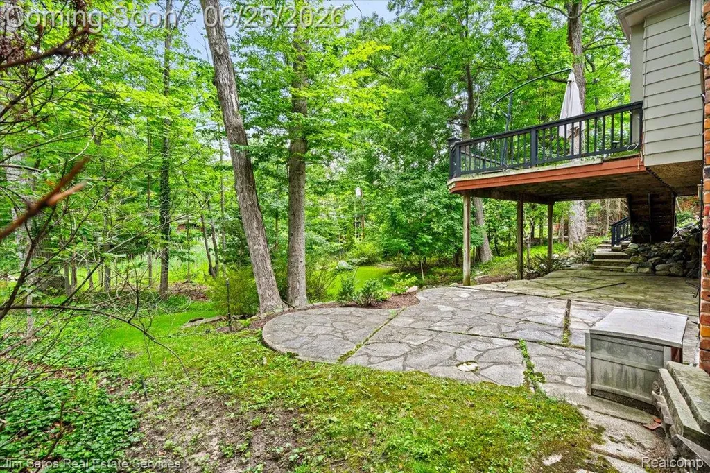 32807 Red Oaks Trail Beverly Hills Village MI 48025
