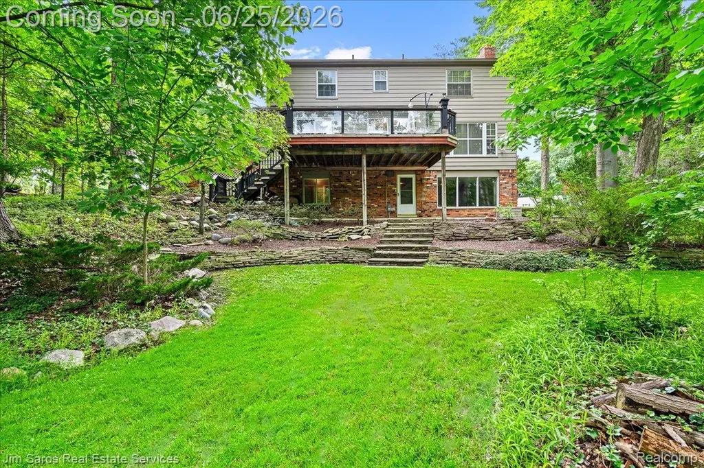 32807 Red Oaks Trail Beverly Hills Village MI 48025