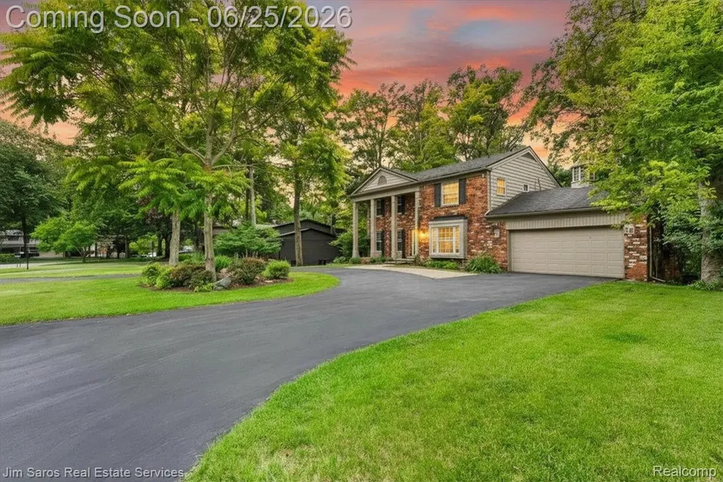32807 Red Oaks Trail Beverly Hills Village MI 48025