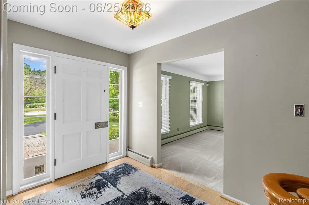 32807 Red Oaks Trail Beverly Hills Village MI 48025