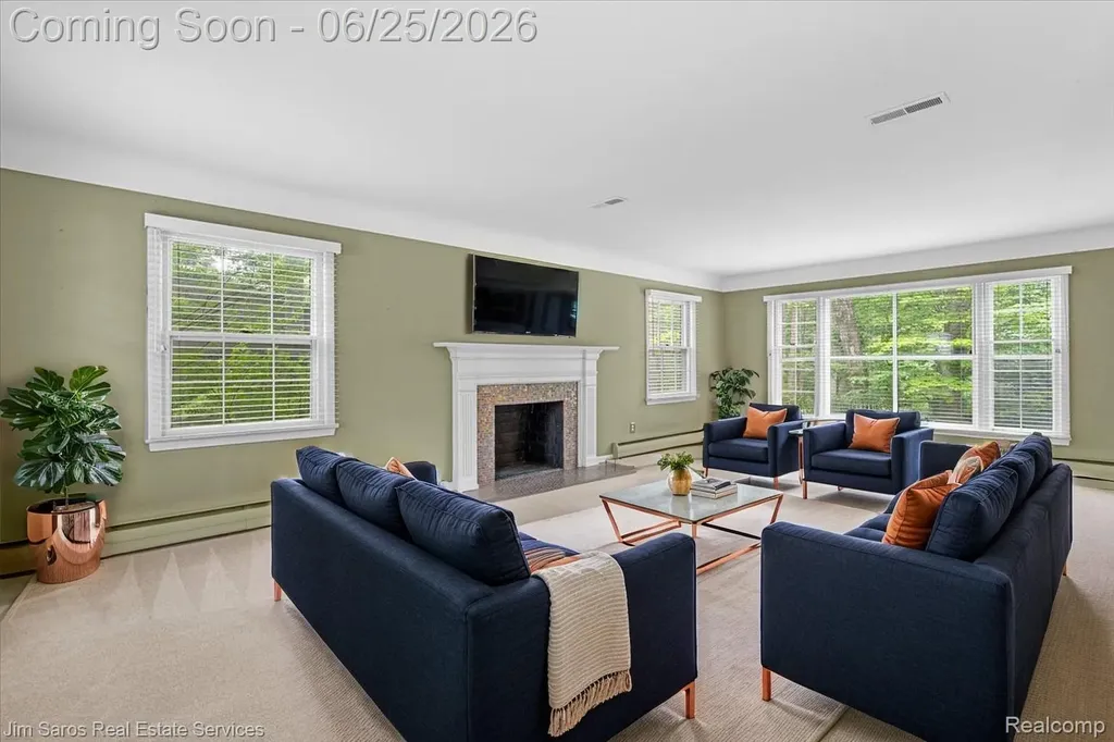 32807 Red Oaks Trail Beverly Hills Village MI 48025