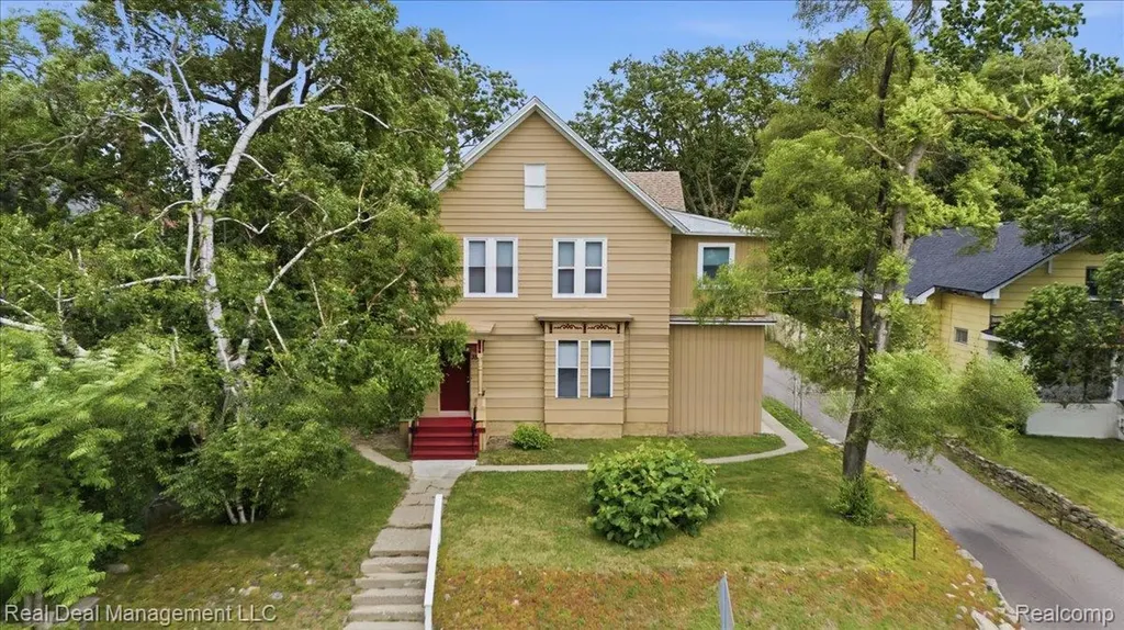 354 N Saginaw Street Pontiac City MI 48342