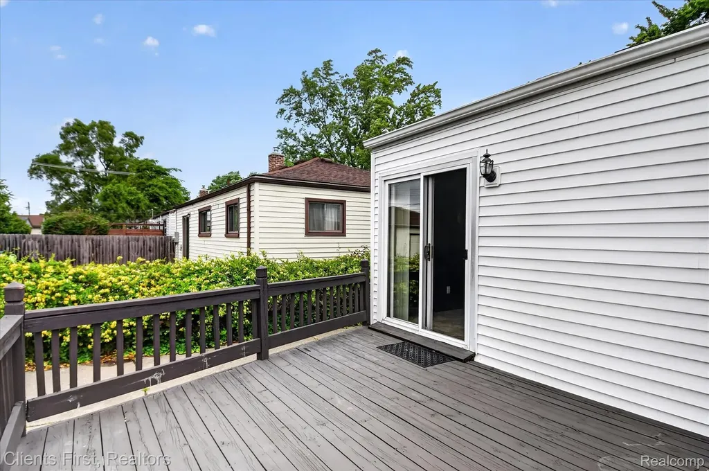 873 Schuman Street Garden City City MI 48135
