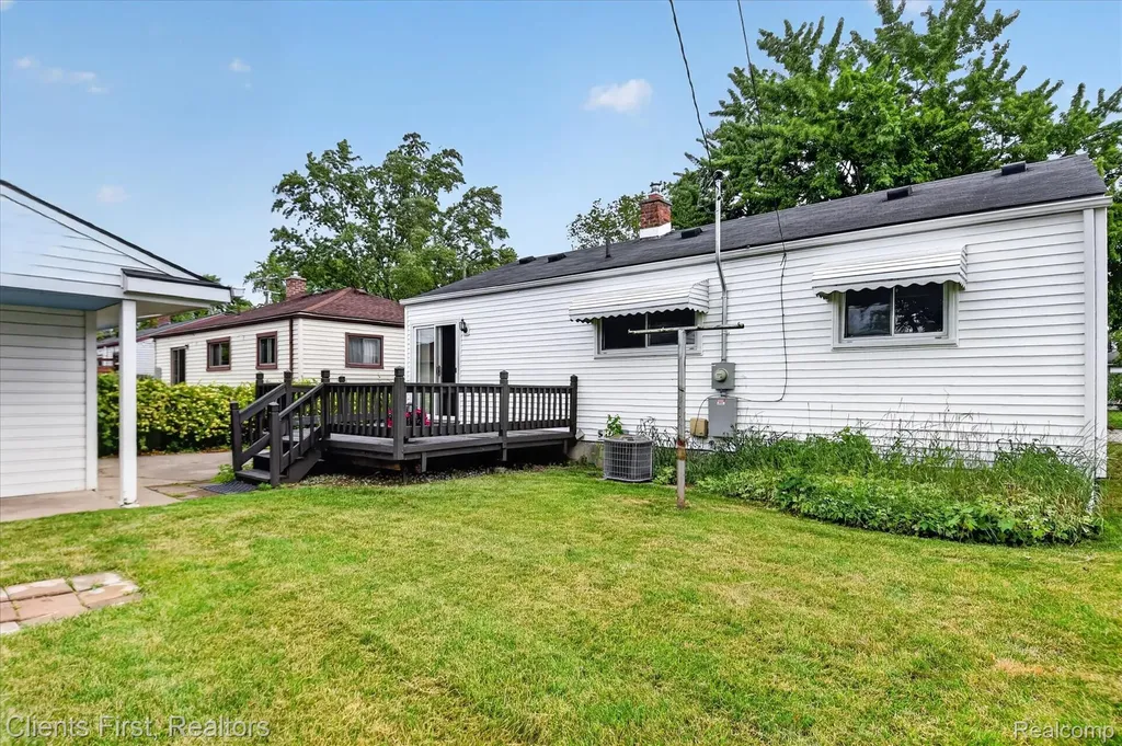 873 Schuman Street Garden City City MI 48135