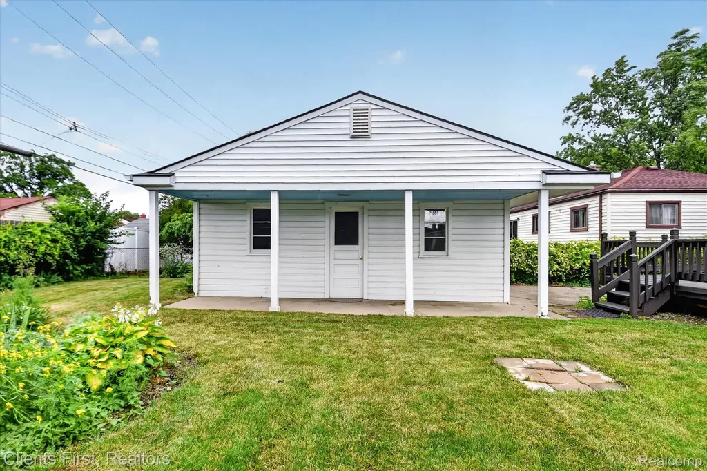 873 Schuman Street Garden City City MI 48135