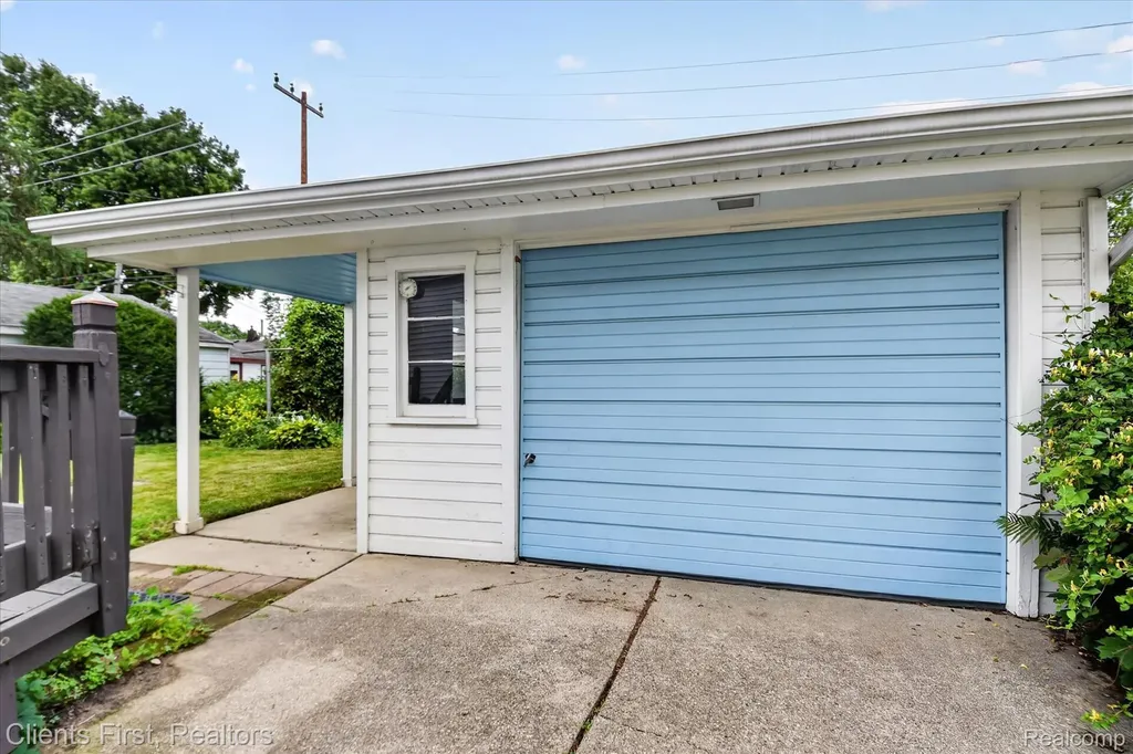 873 Schuman Street Garden City City MI 48135