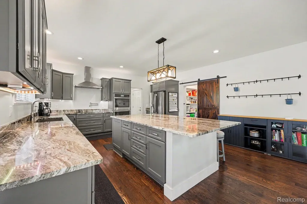 1660 Winthrop Road Bloomfield Charter Township MI 48302