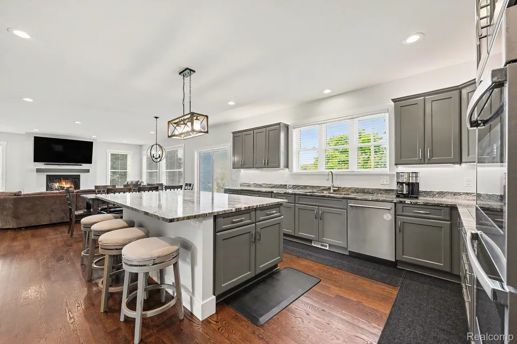 1660 Winthrop Road Bloomfield Charter Township MI 48302