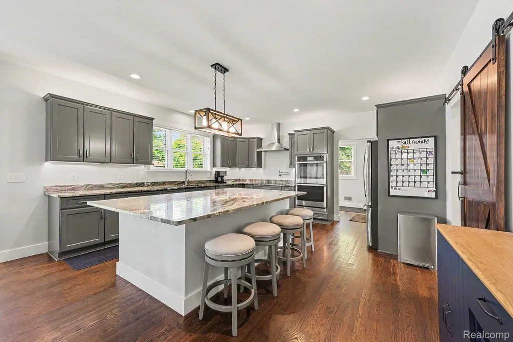 1660 Winthrop Road Bloomfield Charter Township MI 48302
