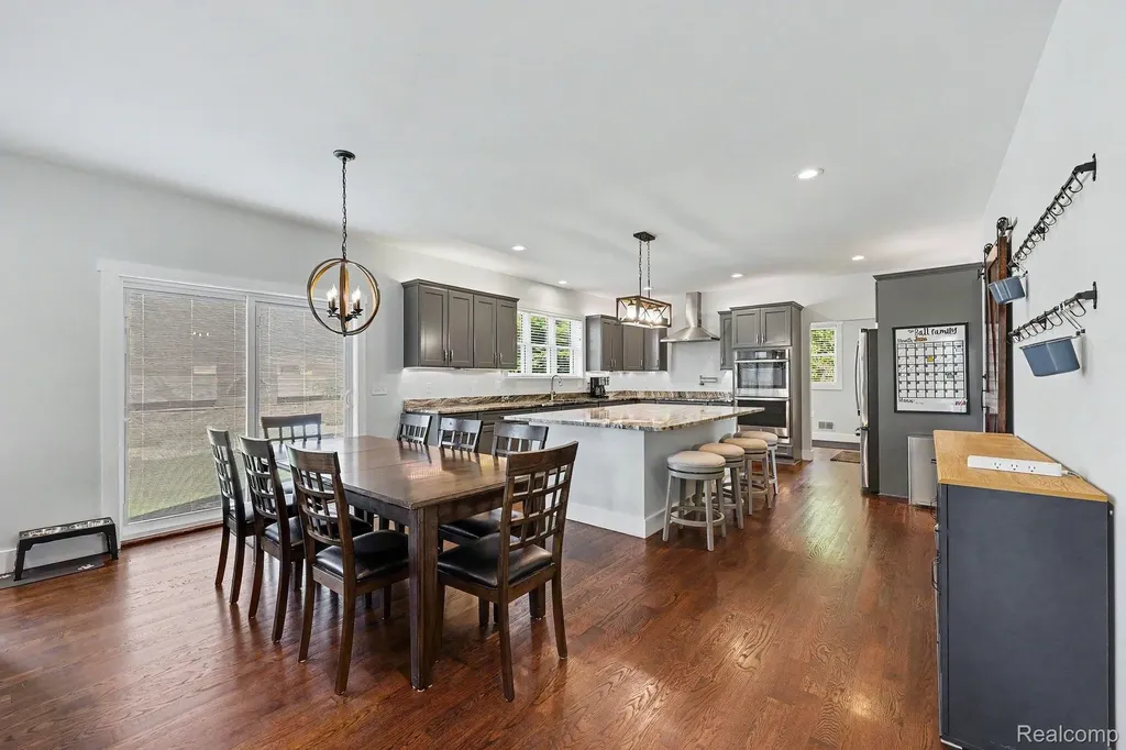 1660 Winthrop Road Bloomfield Charter Township MI 48302