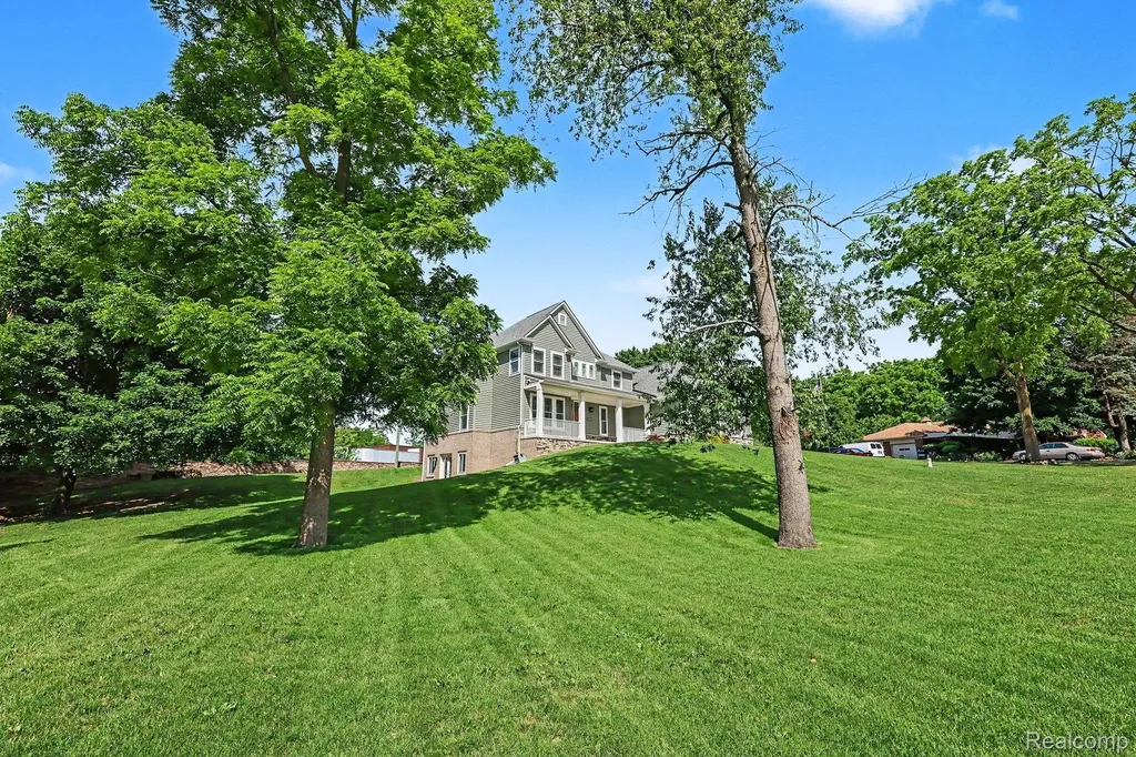 1660 Winthrop Road Bloomfield Charter Township MI 48302