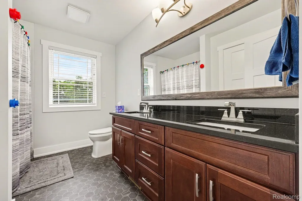 1660 Winthrop Road Bloomfield Charter Township MI 48302