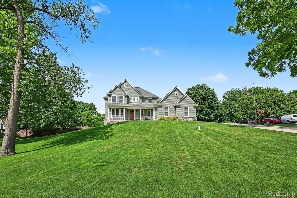 1660 Winthrop Road Bloomfield Charter Township MI 48302