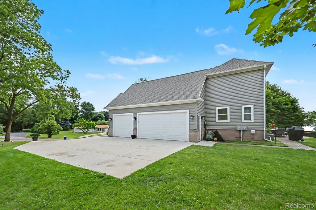 1660 Winthrop Road Bloomfield Charter Township MI 48302