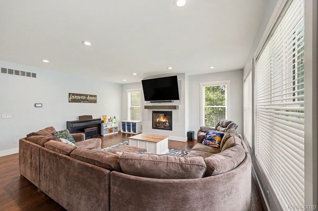 1660 Winthrop Road Bloomfield Charter Township MI 48302
