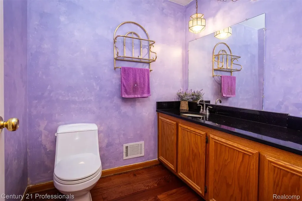 6241 Smithfield Drive Troy City MI 48085
