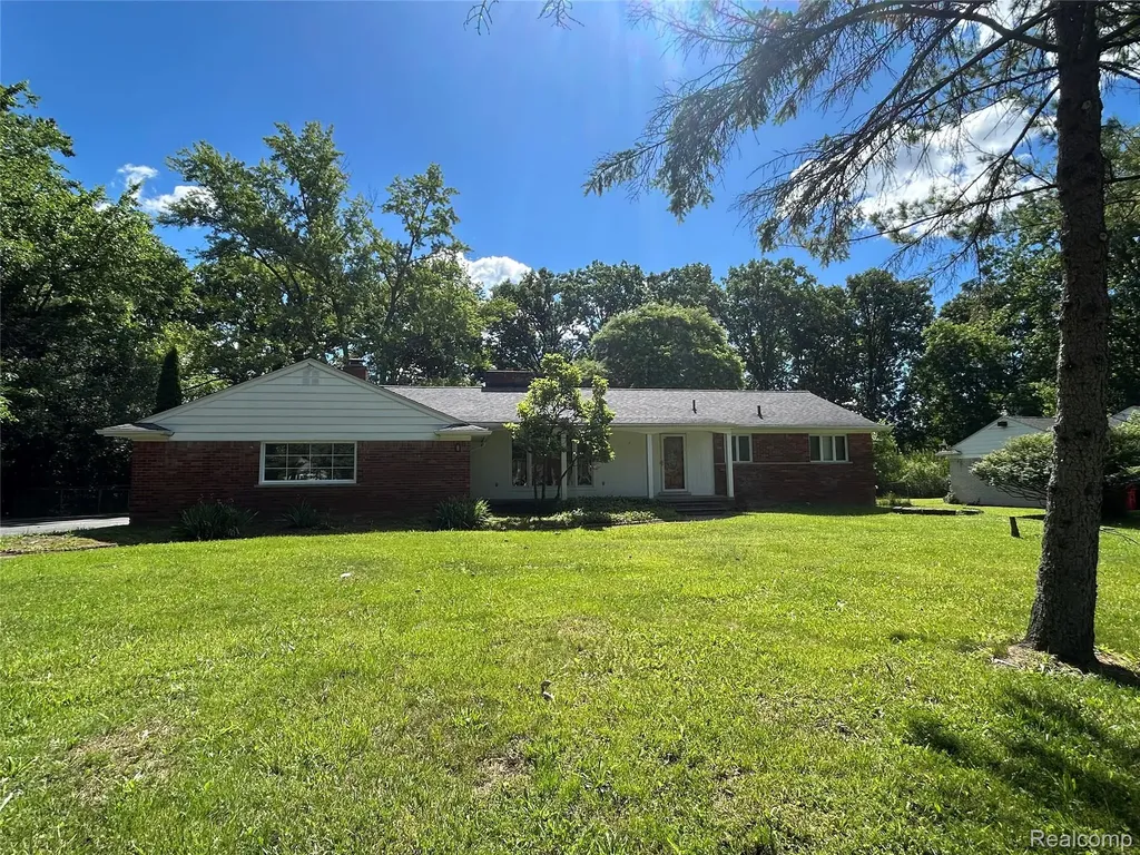 25426 Edgemont Drive Southfield City MI 48033