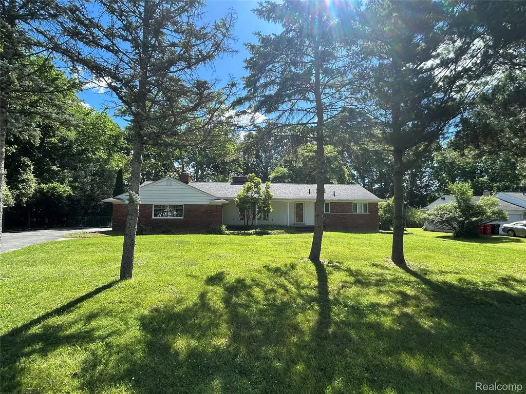 25426 Edgemont Drive Southfield City MI 48033