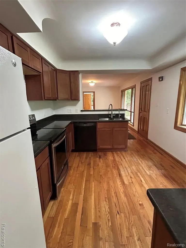 25426 Edgemont Drive Southfield City MI 48033