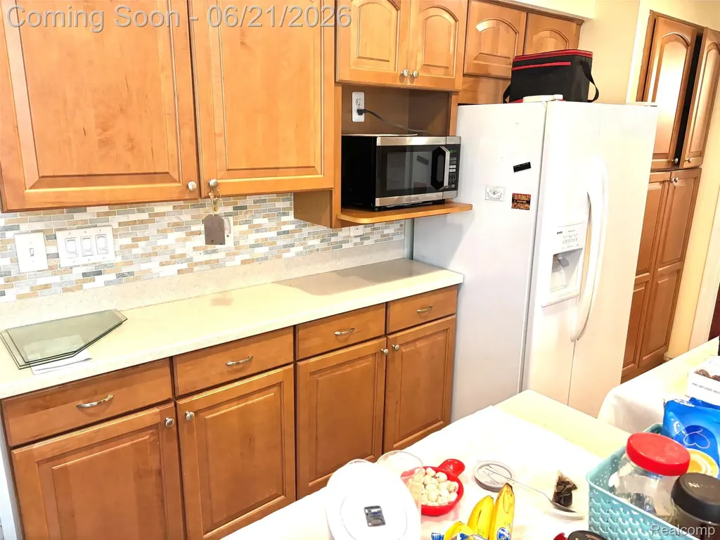 26366 Cecile Street Dearborn Heights City MI 48127