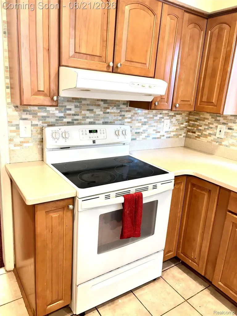 26366 Cecile Street Dearborn Heights City MI 48127