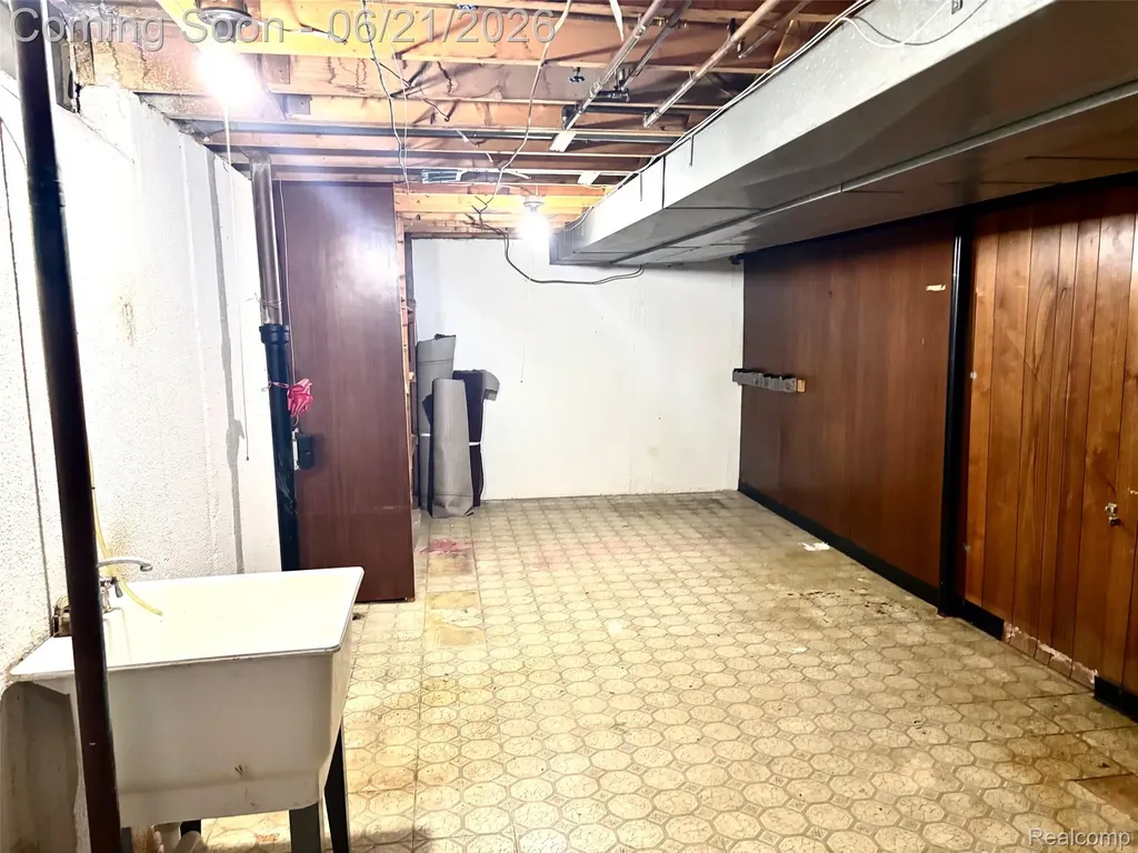 26366 Cecile Street Dearborn Heights City MI 48127
