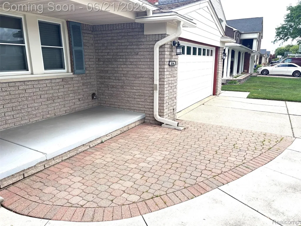 26366 Cecile Street Dearborn Heights City MI 48127