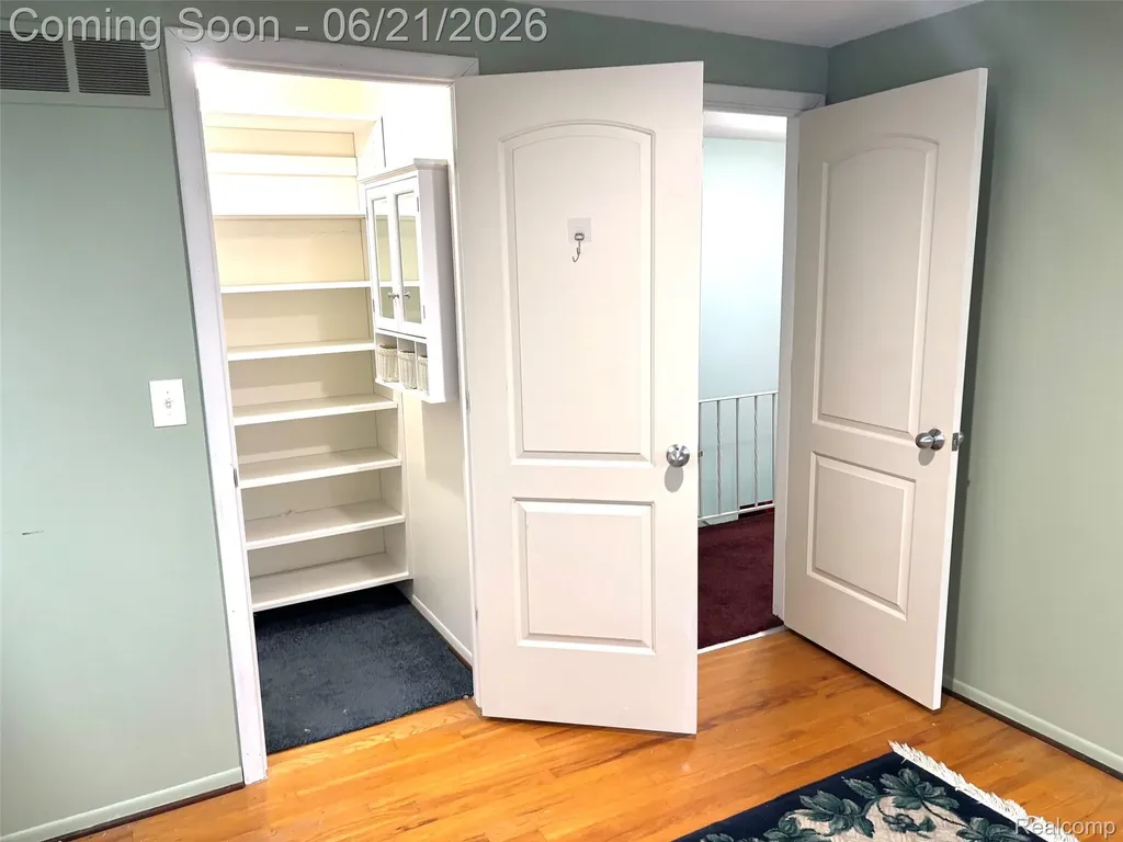 26366 Cecile Street Dearborn Heights City MI 48127
