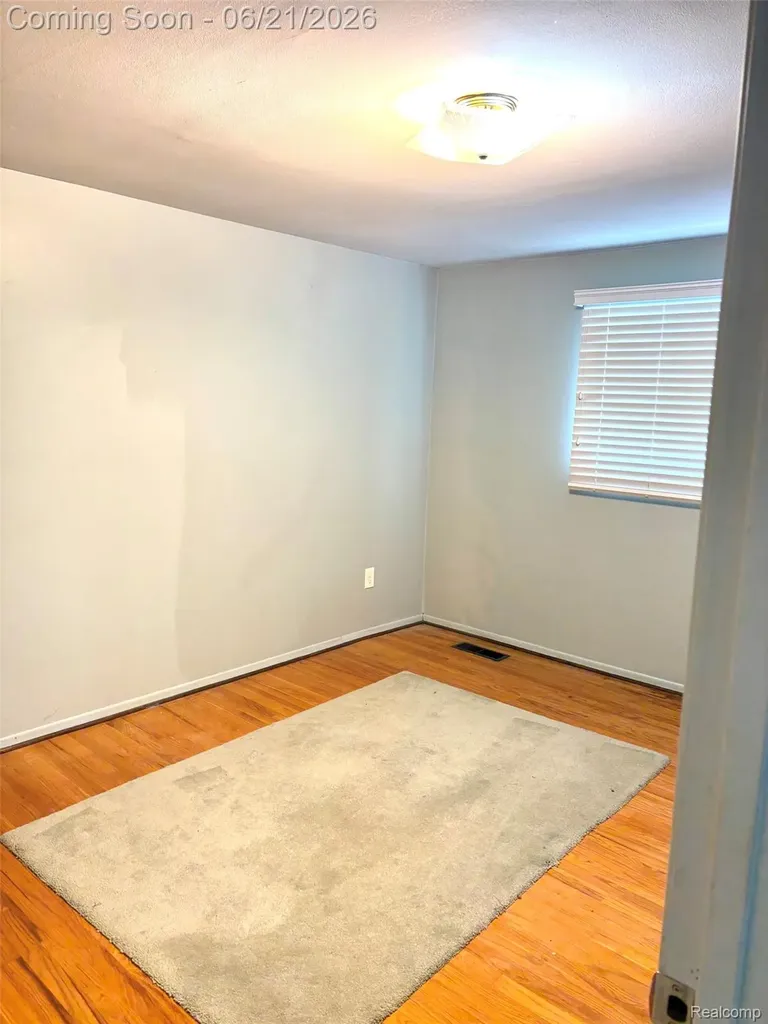 26366 Cecile Street Dearborn Heights City MI 48127