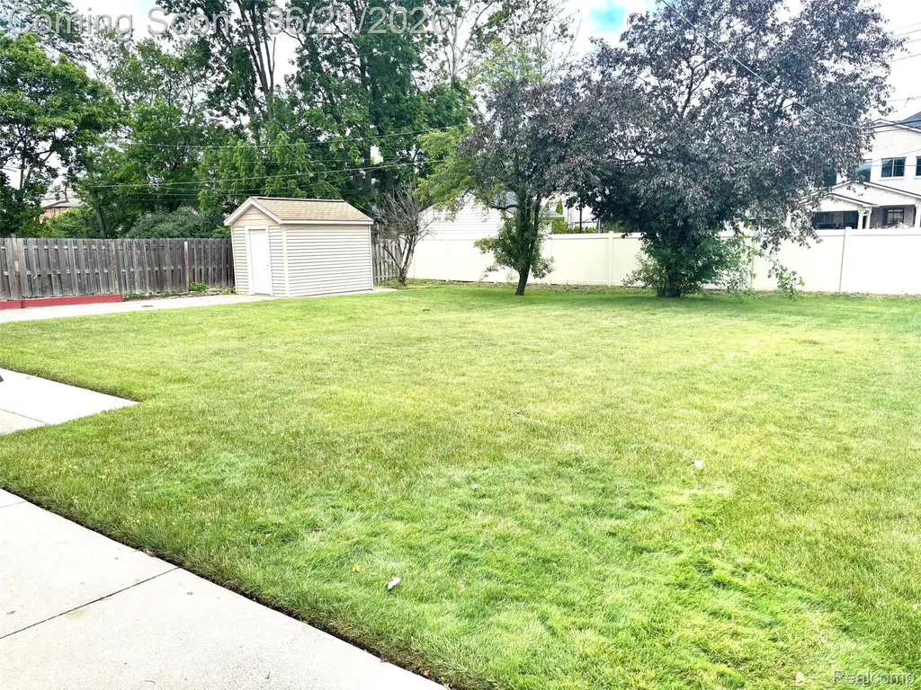 26366 Cecile Street Dearborn Heights City MI 48127