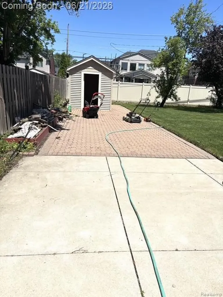 26366 Cecile Street Dearborn Heights City MI 48127