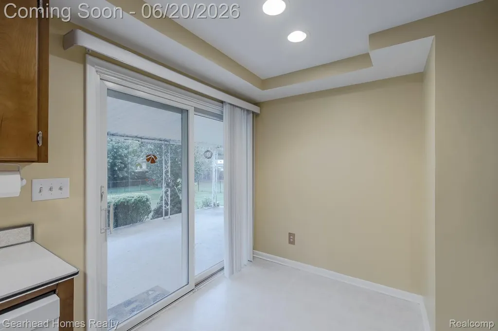 1224 Hira Street Waterford Charter Township MI 48328