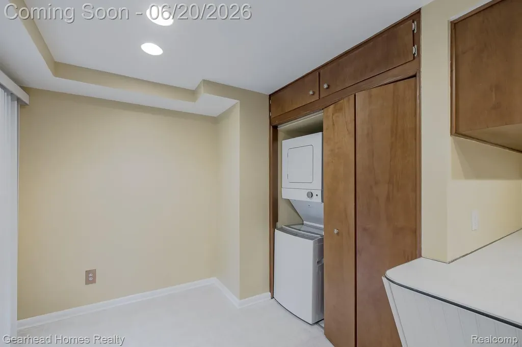 1224 Hira Street Waterford Charter Township MI 48328