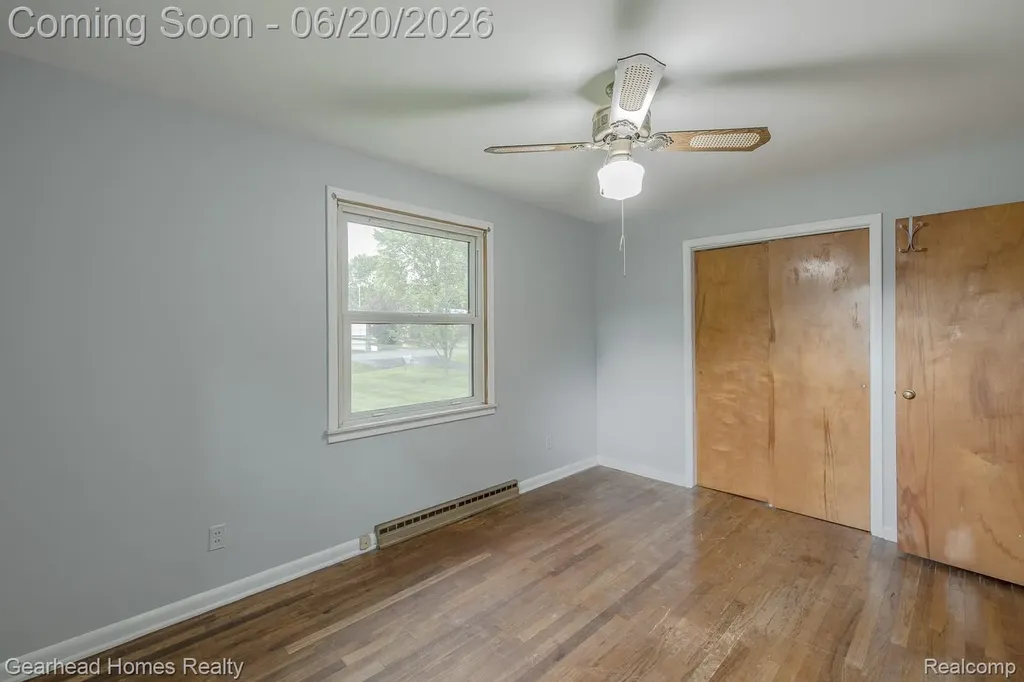 1224 Hira Street Waterford Charter Township MI 48328